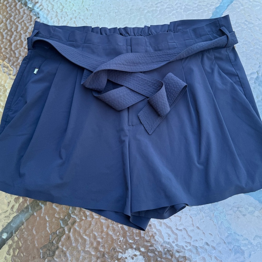 Athleta Skyline Short II in Navy Size 18 - Picture 3 of 5